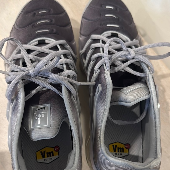 Nike Men's Charcoal and White VaporMax Plus Sneakers - Picture 5 of 5